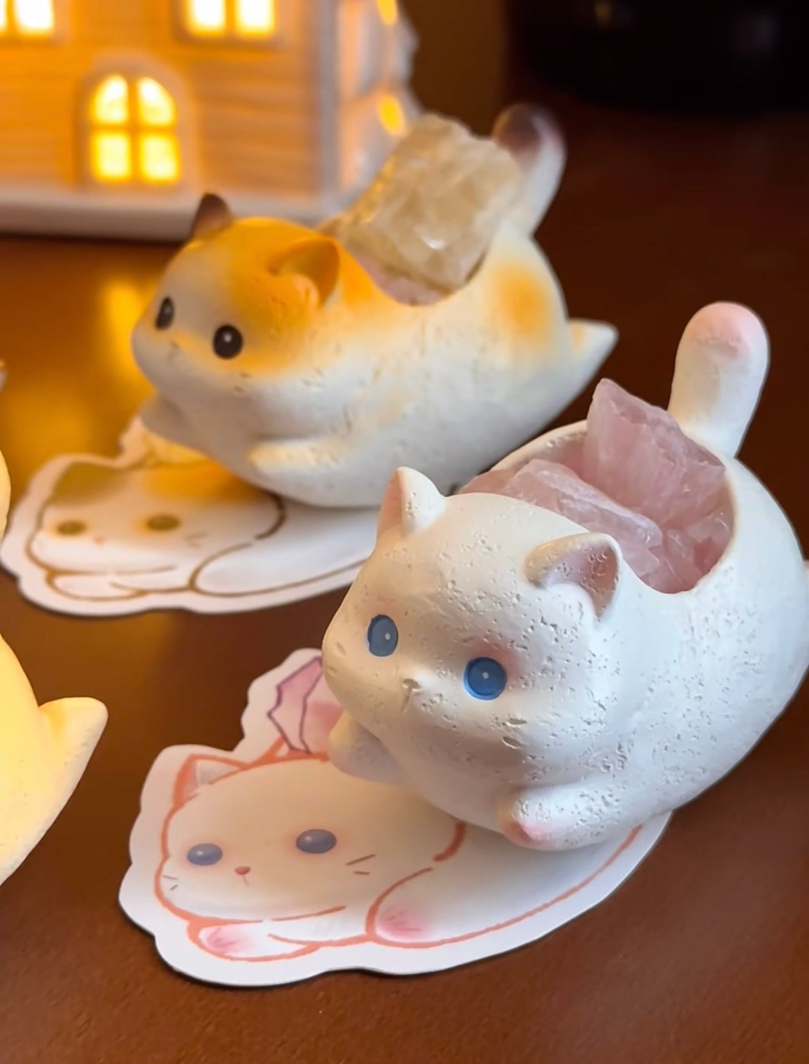 Crystal Cat Figurine – Adorable Desk Decor & Natural Essential Oil Diffuser